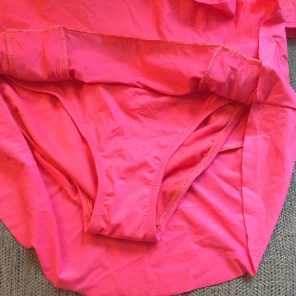Kenneth Cole 2 Piece Swimwear Pink Small NWT - Picture 3 of 5